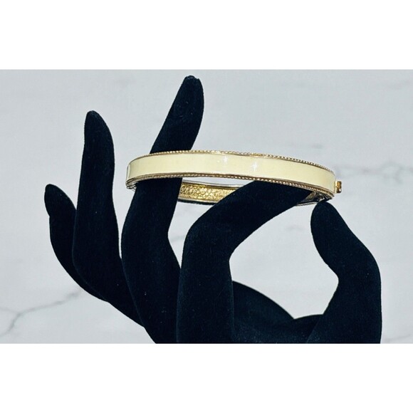 Ciner Hinged Bangle Bracelet Gold Tone Cream Enamel 6" Small Wrist - Picture 1 of 11